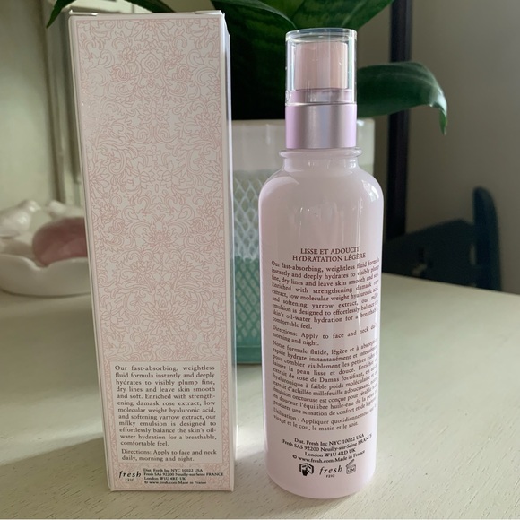 fresh Rose & Hyaluronic Acid Lightweight Moisturizer - Picture 3 of 9